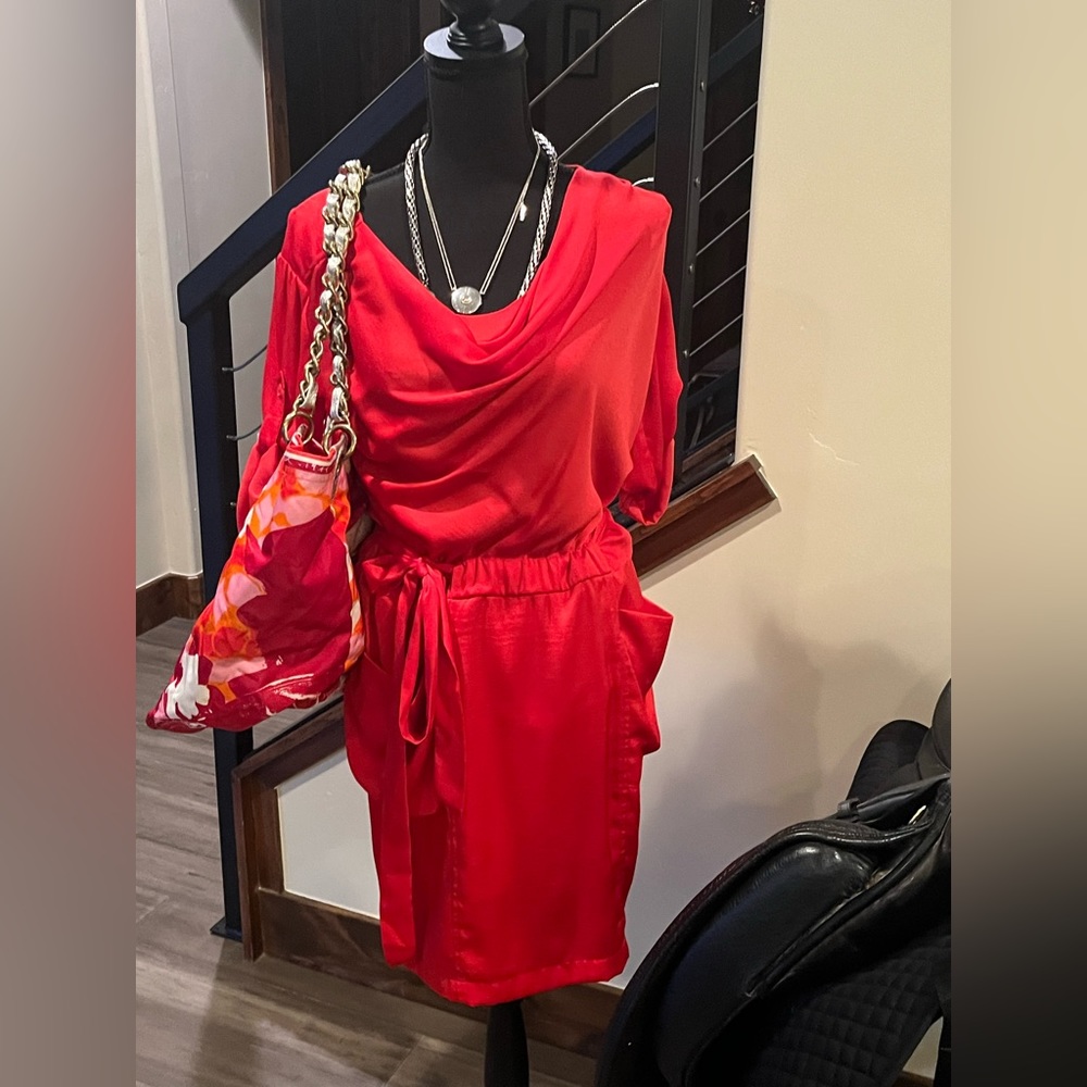NWOT RED BCBG DRESS WITH POCKETS. EVERY GIRL LOVES A DRESS WITH POCKETS size XS